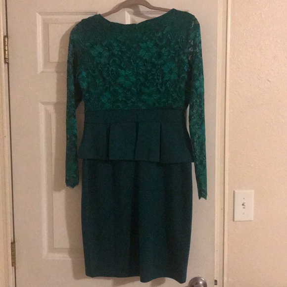 Green lace peplum dress - Picture 2 of 2